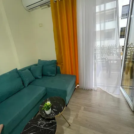 Andra Apartment *